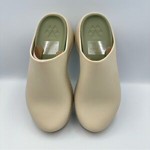 Cougar Sand Slip On Mule Clog Womens Size 7M Sven-Q Style NIB Light Try On